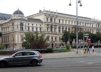 „Nie wieder” in der Krise: Ein Stimmungsbild von der Hochschule.