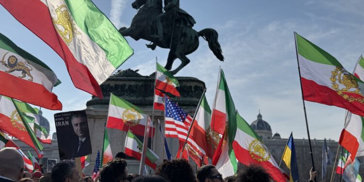 Israel, die USA und Iran: eine Geschichte von ziemlich besten Feinden